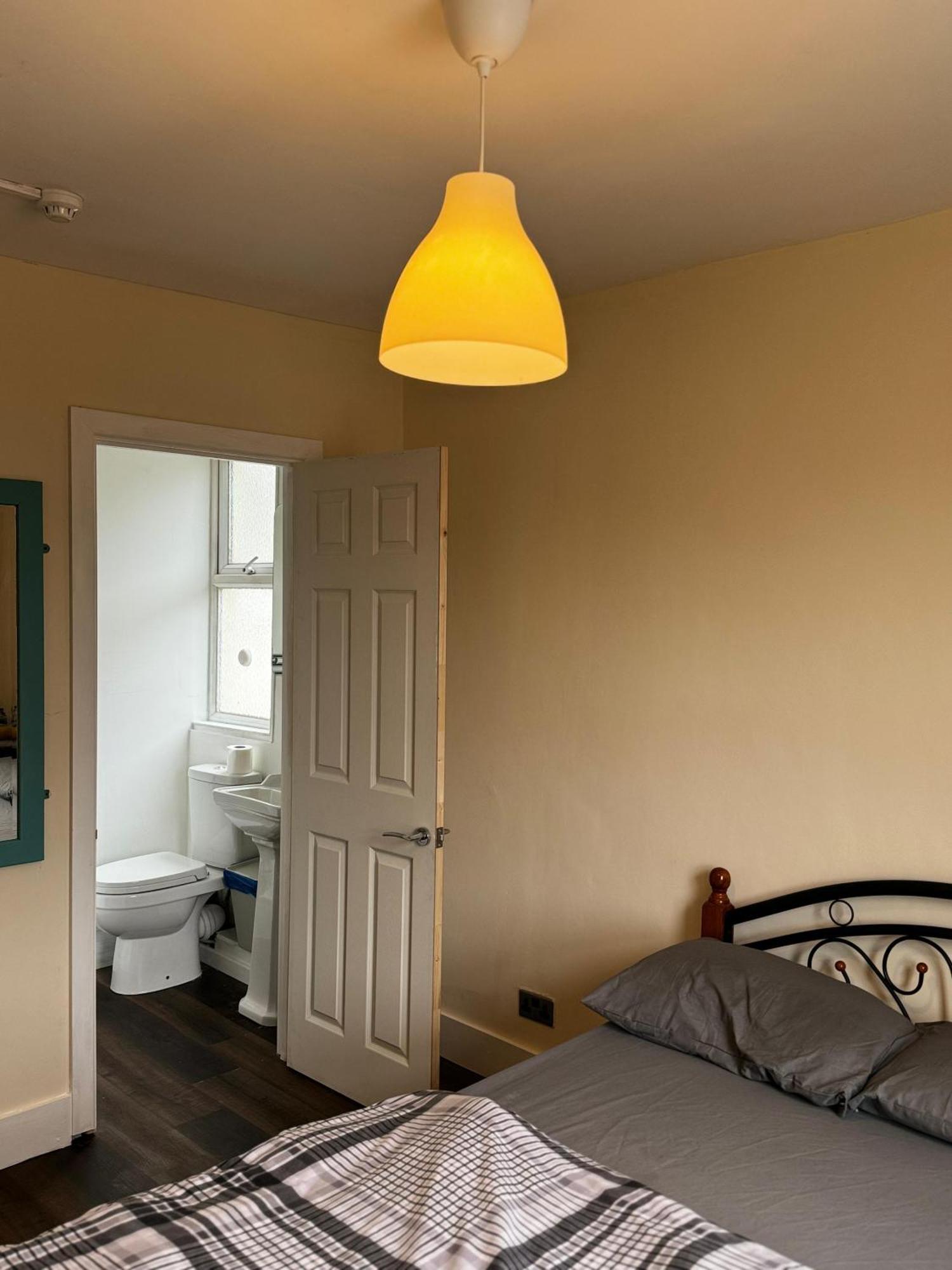Nice And Pleasant Thornton Heath エクステリア 写真