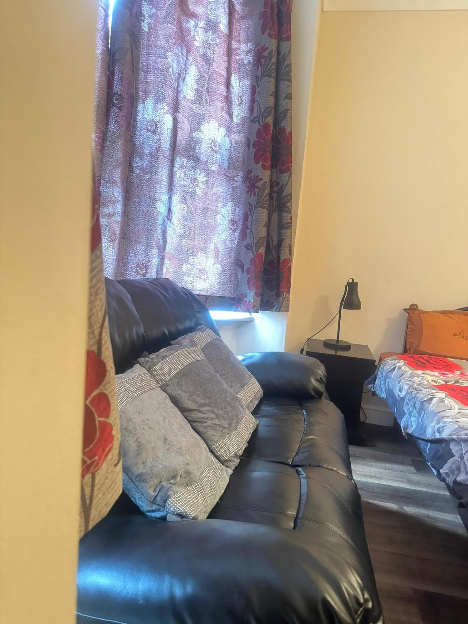 Nice And Pleasant Thornton Heath エクステリア 写真
